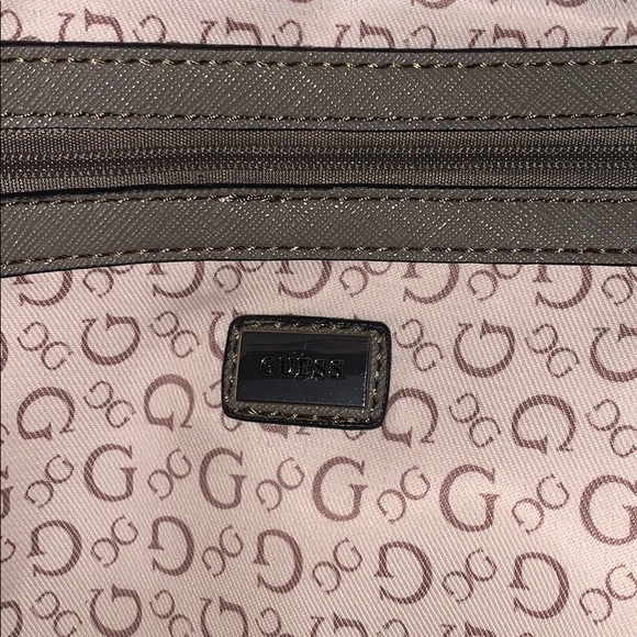 GUESS BACKPACK - Picture 4 of 4